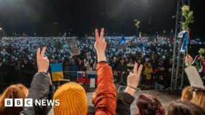 Tens of thousands protest in Slovakia against PM…