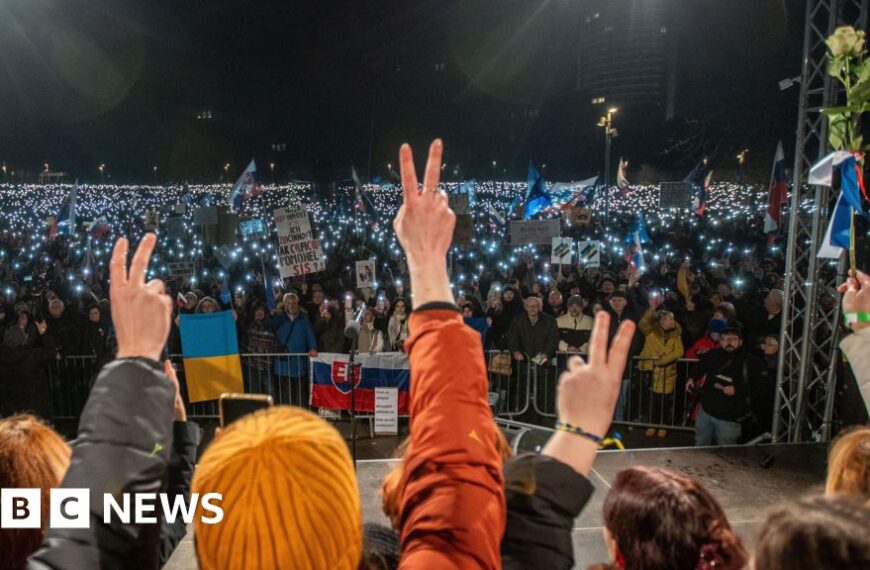 Tens of thousands protest in Slovakia against PM Fico